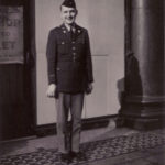 London – unknown officer in front of building (2)